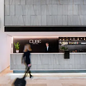 Cube Prága